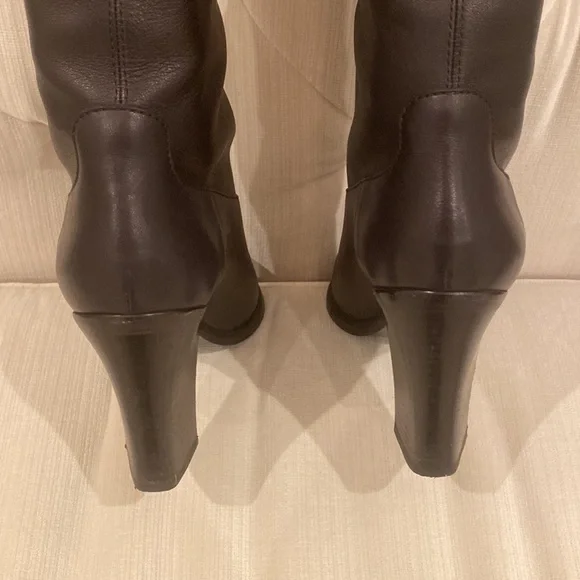 LOUIS VUITTON LEGACY BOOTS EXCELLENT CONDITION - Picture 5 of 7